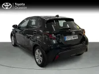 Usado Toyota Yaris Hybrid Business Edition 116 CV (85 kW) 2023 Negro Berlina