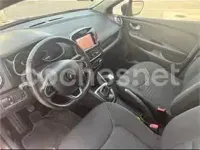 Usado Renault Clio IV Zen 90 CV (66 kW) 2016 Granate Berlina