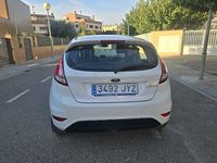 Usado Ford Fiesta Titanium 85 CV (62 kW) 2017 Blanco Berlina