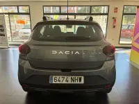 Usado Dacia Sandero Expression 101 CV (74 kW) 2025 Gris Utilitario