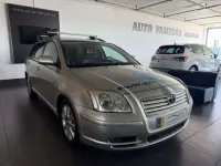 Usado Toyota Avensis Executive 177 CV (130 kW) 2005 Beige Familiar