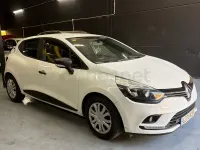 Usado Renault Clio IV Business 75 CV (55 kW) 2018 Blanco Berlina