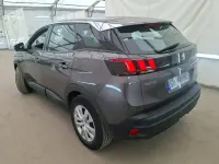 Usado Peugeot 3008 Active 136 CV (100 kW) 2024 Gris SUV