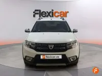 Usado Dacia Sandero Comfort 90 CV (66 kW) 2019 Blanco Utilitario