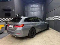 Usado BMW 318 Shadowline 150 CV (110 kW) 2023 Gris / plata Familiar