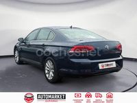 Usado VW Passat Advance 150 CV (110 kW) 2015 Azul Berlina
