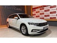 Usado VW Passat 122 CV (89 kW) 2022 Blanco Familiar