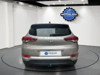 Usado Hyundai Tucson 177 CV (130 kW) 2018 Gris / plata SUV