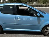 Usado Toyota Aygo City 68 CV (50 kW) 2013 Azul Utilitario