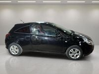Usado Opel Corsa Selective 101 CV (74 kW) 2011 Negro Utilitario