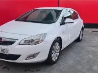 Usado Opel Astra Excellence 110 CV (80 kW) 2011 Blanco Berlina