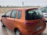 Usado Mazda 2 82 CV (60 kW) 2005 Naranja Utilitario