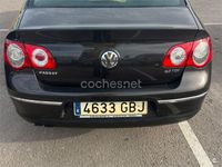 Usado VW Passat Highline 140 CV (102 kW) 2008 Negro Berlina