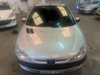 Usado Peugeot 206 70 CV (51 kW) 2004 Gris / plata Berlina