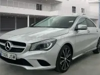 Usado Mercedes CLA200 136 CV (100 kW) 2017 Gris / plata Coupe
