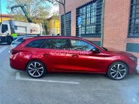 Usado Seat Leon FR 150 CV (110 kW) 2021 Rojo Familiar