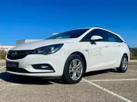 Usado Opel Astra Dynamic 110 CV (80 kW) 2016 Blanco Berlina