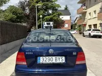 Usado VW Bora Trendline 115 CV (84 kW) 2001 Azul Berlina