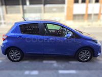 Usado Toyota Yaris Hybrid Advance 100 CV (73 kW) 2017 Azul Berlina