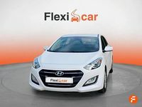 Usado Hyundai i30 100 CV (73 kW) 2016 Blanco Berlina