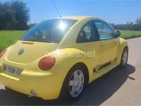 Usado VW New Beetle 90 CV (66 kW) 1999 Amarillo Utilitario