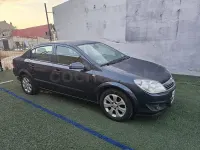 Usado Opel Astra Cosmo 110 CV (80 kW) 2008 Azul Berlina