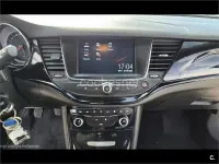 Usado Opel Astra Dynamic 136 CV (100 kW) 2018 Negro Familiar