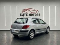 Usado Peugeot 307 90 CV (66 kW) 2004 Gris Utilitario