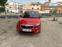 Usado Skoda Fabia Active 60 CV (44 kW) 2014 Rojo Berlina