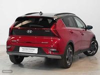 Usado Hyundai Bayon 101 CV (74 kW) 2024 Dragon red bitono SUV