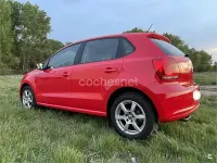 Usado VW Polo Advance 90 CV (66 kW) 2014 Rojo Berlina