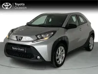 Usado Toyota Aygo X Play 72 CV (52 kW) 2024 Gris / plata SUV