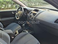 Usado Renault Mégane II Dynamique 80 CV (58 kW) 2005 Gris / plata Berlina