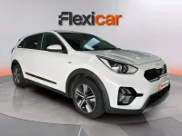 Usado Kia Niro 141 CV (103 kW) 2022 Blanco SUV