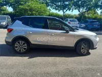 Usado Seat Arona FR 110 CV (80 kW) 2023 Gris / plata SUV