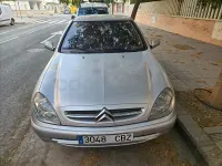 Usado Citroën Xsara 90 CV (66 kW) 2002 Gris / plata Berlina