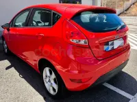 Usado Ford Fiesta Trend 82 CV (60 kW) 2011 Rojo Berlina