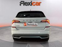 Usado Skoda Kamiq Style 110 CV (80 kW) 2022 Blanco SUV