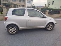 Usado Toyota Yaris Luna 65 CV (47 kW) 2005 Gris / plata Berlina