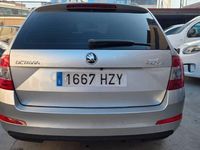 Usado Skoda Octavia Active 105 CV (77 kW) 2014 Gris / plata Utilitario