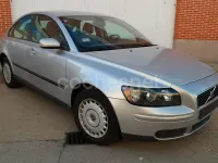 Usado Volvo S40 Momentum 109 CV (80 kW) 2006 Gris / plata Berlina