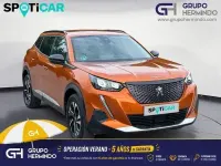 Usado Peugeot 2008 Allure 110 CV (80 kW) 2022 Naranja SUV