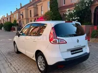 Usado Renault Scénic III Dynamique 105 CV (77 kW) 2010 Blanco Monovolumen
