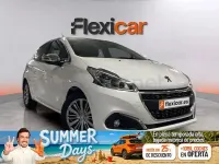 Usado Peugeot 208 Allure 110 CV (80 kW) 2018 Blanco Utilitario