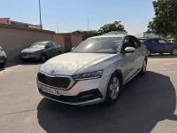 Usado Skoda Octavia Active 115 CV (84 kW) 2021 Gris / plata Berlina