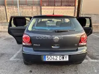 Usado VW Polo Advance 75 CV (55 kW) 2006 Gris / plata Utilitario