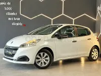 Usado Peugeot 208 Active 82 CV (60 kW) 2015 Blanco Utilitario