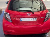 Używany Toyota Yaris Active 90 KM (66 kW) 2013 Czerwony Hatchback