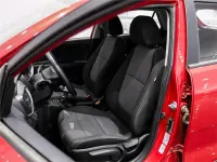 Usado Kia Stonic 101 CV (74 kW) 2024 Rojo SUV