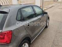 Usado VW Polo Advance 90 CV (66 kW) 2017 Gris / plata Berlina